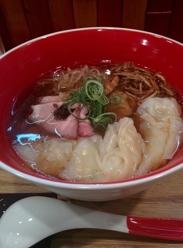 「ワンタン醤油そば」@Japanese Soba Noodles 蔦の写真