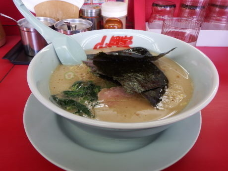 「醤油ラーメン」@ラーメン山岡家 岩見沢店の写真