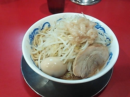 「味玉ラーメン（並）（ヤサイ・アブラ）」@ジャンクガレッジ 東大宮店の写真
