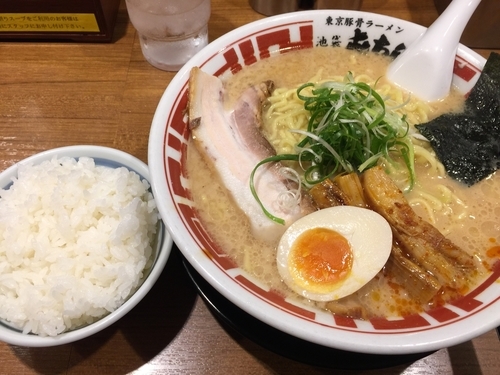 「東京豚骨ラーメン」@屯ちん 池袋本店の写真