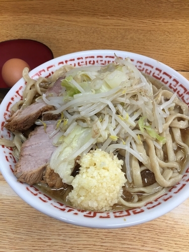 「小 ニンニク 野菜少なめ いい卵」@ラーメン二郎 環七新新代田店の写真