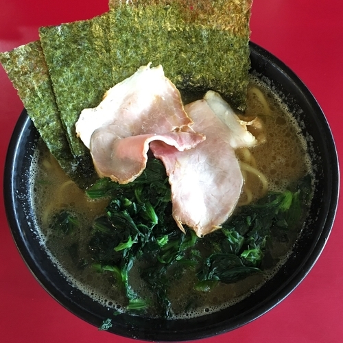 「ラーメン (650円) ほうれん草 (60円)」@横浜家系ラーメン 高松家の写真