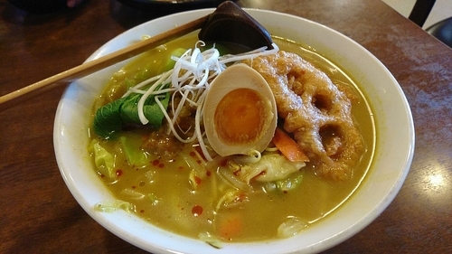 「レンコンカレーラーメン　700円」@中華の福来軒の写真