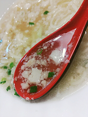 「【限定】烏骨鶏100％清湯(塩)背脂入1600円+牛ﾄﾛ」@麺庵 小島流の写真