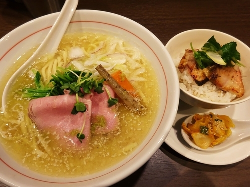 「京風白味噌ラーメン （豚バラ生姜ご飯付）　　1000円」@八咫烏の写真