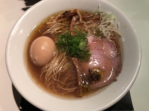 「味玉醤油ラーメン」@SOBAHOUSE金色不如帰の写真