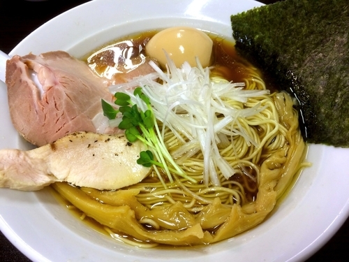 「醤油ラーメン（750円）＋味玉」@へべれ家の写真