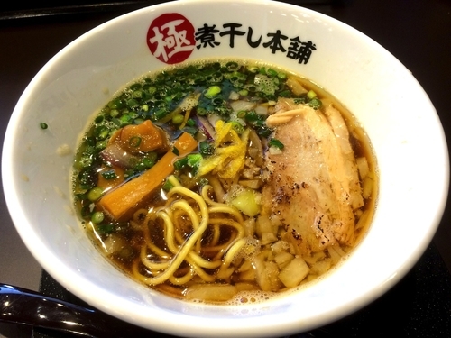 「淡麗煮干し醤油ラーメン（760円）」@極煮干し本舗 荒川沖店の写真