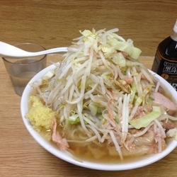 大豚野菜増し増しアブラカラメ+ウズラ、生姜