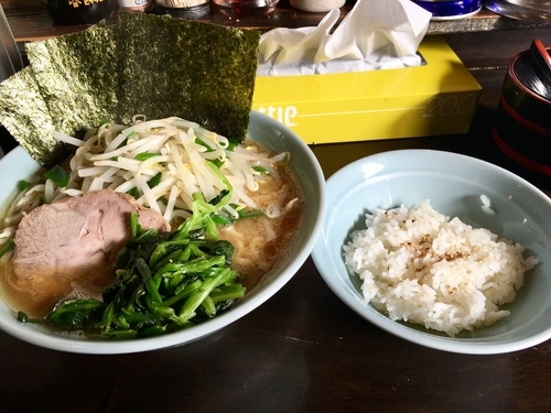 「ラーメン並(濃いめ)¥650+ニラモヤシ¥100」@横浜ラーメン 武蔵家 三鷹店の写真