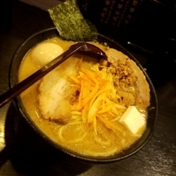 【限定】味噌らぁめん＋特製トッピング