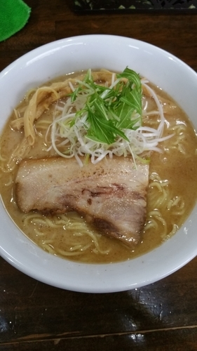 「塩豚骨らーめん」@らーめん なぶら 左入店の写真