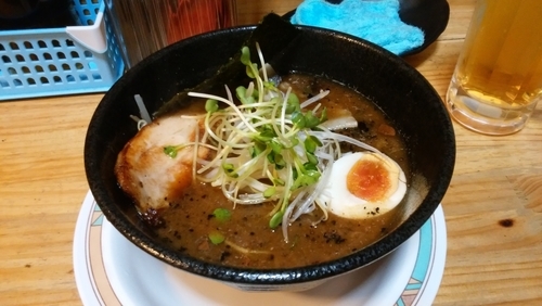 「勝田台ブラックラーメン」@麺場五代目の写真
