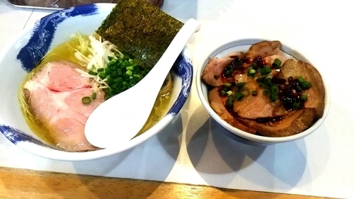 「塩ラーメン（700円)　日替わりご飯（300円)」@麺屋 扇 SENの写真