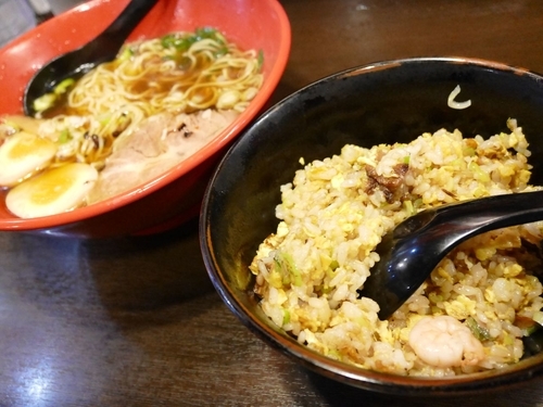 「ラーメン¥670／半チャーハン¥300円」@食無双の写真