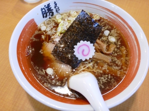 「正油ラーメン¥720」@支那そば 勝丸 目黒本店の写真