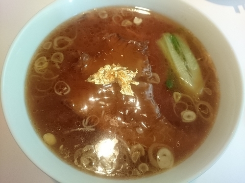 「排翅皇麺（フカヒレそば）￥11000」@登龍 麹町店の写真