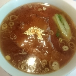 排翅皇麺（フカヒレそば）￥11000