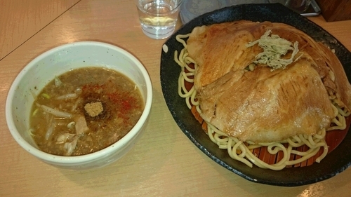 「とろ肉つけめん　大盛り」@とろ肉つけ麺 魚とんの写真