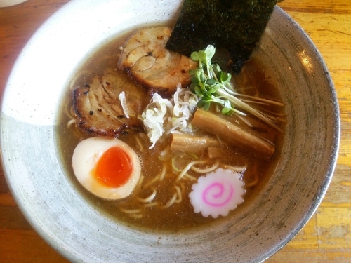 「豚骨煮干しらーめん＋替え玉（硬め）」@麺屋 大谷の写真