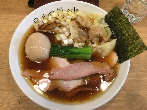 「特製醤油らーめん950円」@Rojiura Noodle 温麦の写真