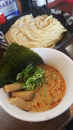 「つけ麺辛とん特盛」@越後ラーメン 維新 湯沢本店の写真