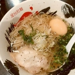 牛骨塩らーめん（細麺）＋味玉