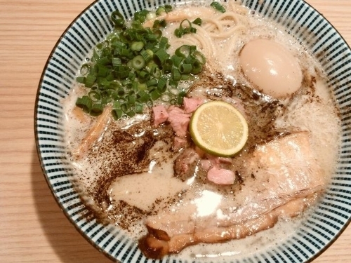 「ラム豚骨味玉ラーメン」@自家製麺 MENSHO TOKYOの写真