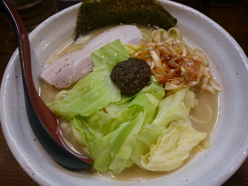 「熟成練り醤油らーめん(大盛り)」@『   』（無銘）の写真