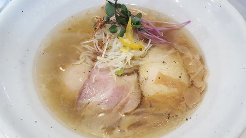 「鶏そば塩＋味玉」@鶏そば朱雀の写真