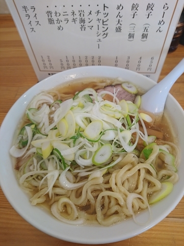 「らーめん 650円 ネギ(ラーパス)」@らーめん餃子専門 一 HAJIMEの写真