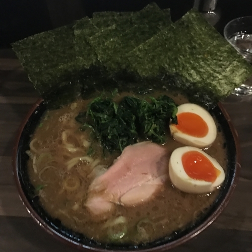 「のり玉ラーメン（940円）」@神田ラーメン わいず 神田本店の写真