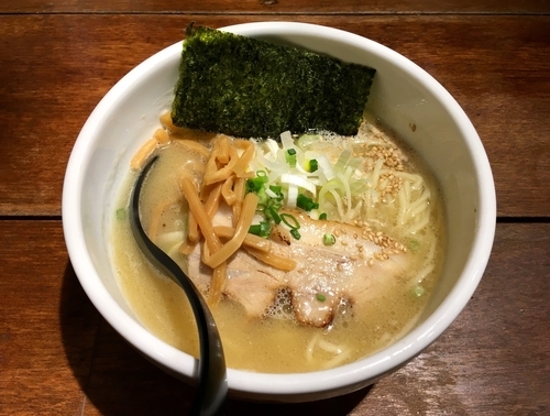 「塩中華そば」@麺屋 みちしるべ つつじヶ丘店の写真