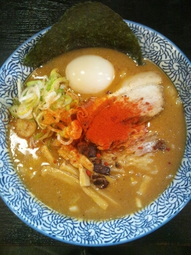 「濃厚辛味噌らーめん（味玉トッピング）」@麺の坊 晴レル屋 総本店の写真