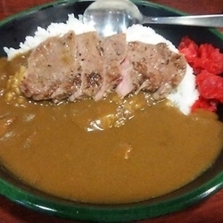 ステーキカレー（サービス日）690円