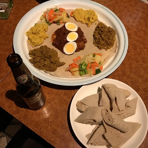 「インジェラと4種類のワット」@SAFARIの写真