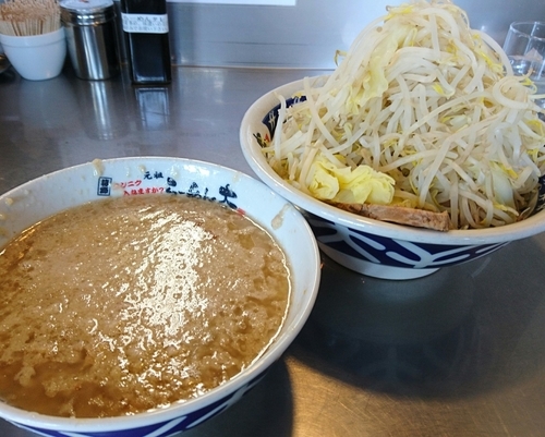 「つけ麺（あつもり）（780円）+中盛（100円）　※やさい多」@ラーメン大 堀切店の写真