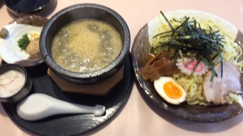 「石焼きつけ麺 白 (塩)」@らーめん岡崎 鶴ヶ島店の写真