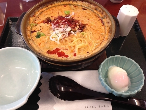 「土鍋煮込み担担麺（温泉たまご付）」@麻布茶房 アトレ亀戸店の写真