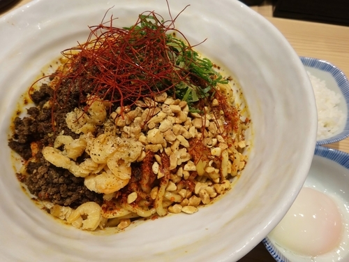 「麻辣汁なし担々麺　追い飯付き　　950円」@鯛塩そば灯花 本店の写真