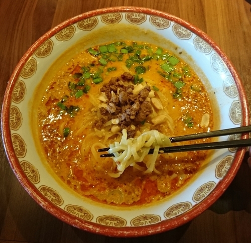 「四川担担麺(白) 980円」@ゴールデンタイガー 六本木店の写真