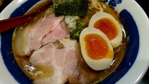 「濃厚煮干しそば＋味たま」@麺匠 濱星 溝の口店の写真