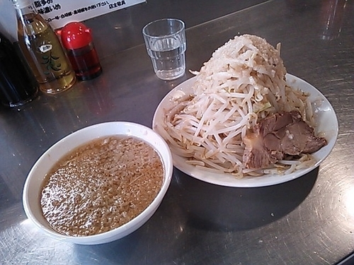 「つけめん（野菜増し、アブラ）」@らーめん大 本郷店の写真