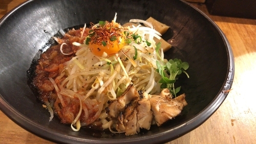 「まぜそば 海老油 700円」@まぜそば専門店 かぐら 立川店の写真