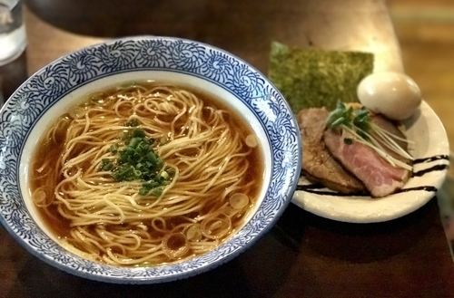 「味玉鶏だし醤油ラーメン850円」@麺処 ほん田 nijiの写真