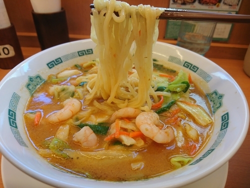 「【期間限定】海老味噌ラーメン(大盛クーポン)590円」@日高屋 志木南口店の写真