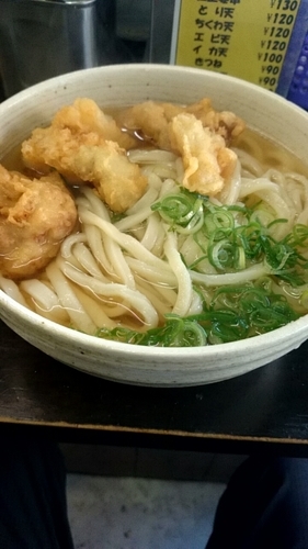 「鶏天うどん（大盛り）５２０円」@おにやんま 東品川店の写真