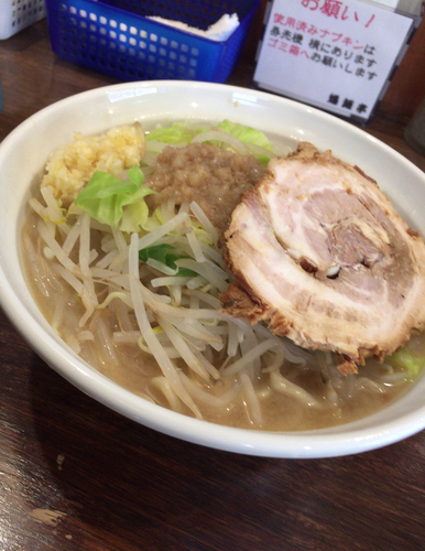 「爆麺（中）300ｇ750円　ニンニク・みぞれ増し」@爆麺亭 所沢店の写真