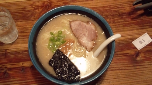 「らーめん+替え玉(バリカタ)」@九州らーめん もとまるの写真