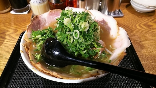 「ちゃーしゅー麺(ネギ・もやし大盛、ちゃーしゅーミックス)」@らーめん八角 播磨本店の写真